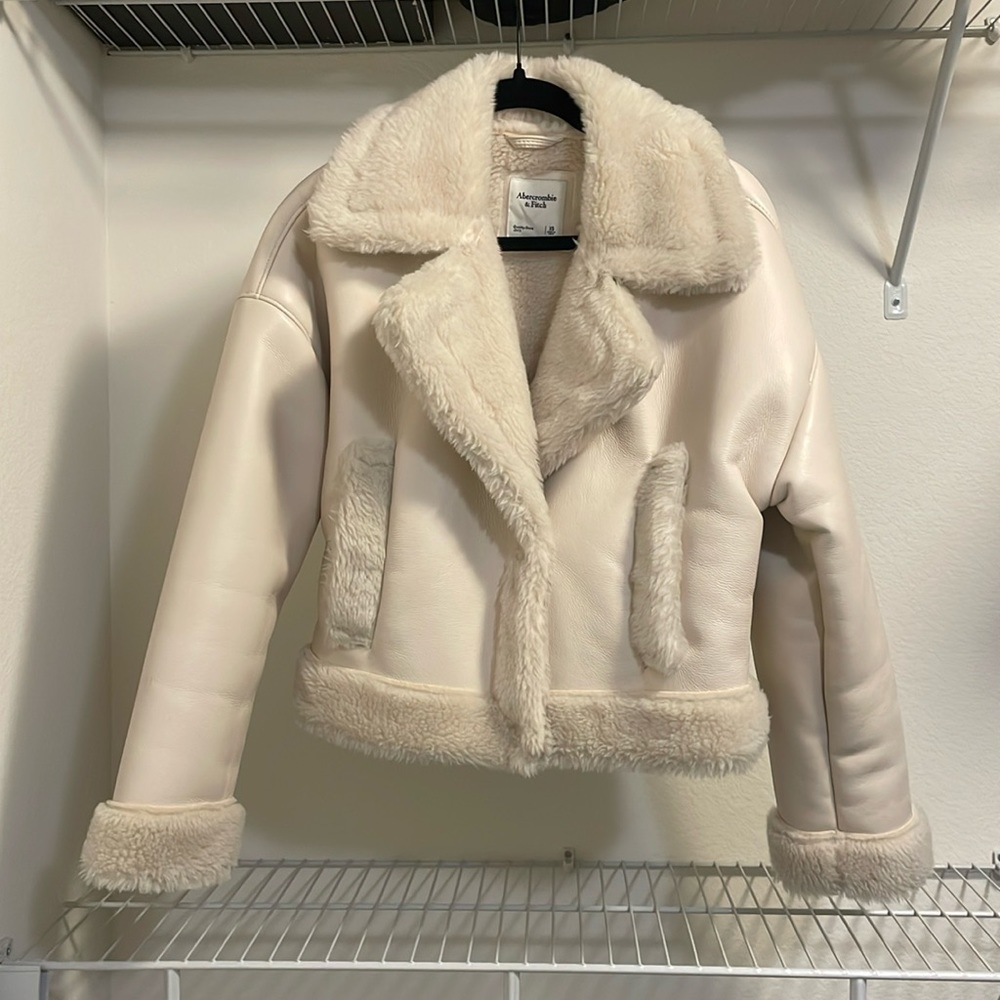 abercrombie&fitch cream cropped faux leather/fur coat